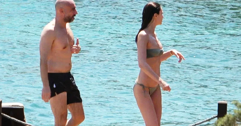 Kim der ki 48 yaşında! Demet Şener fiziğiyle gençlere taş çıkartıyor Sözcü Gazetesi
