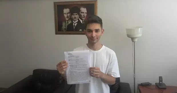 Yalova haberleri YÖK e dava açıp kazanan genç: Avukat olamadan, ilk davamı kazanmış oldum 14 Ağustos 2025