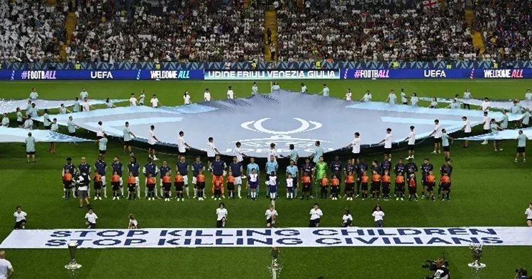 UEFA, Süper Kupa maçında yine İsrail diyemedi! İki pankart açıkladı ama...