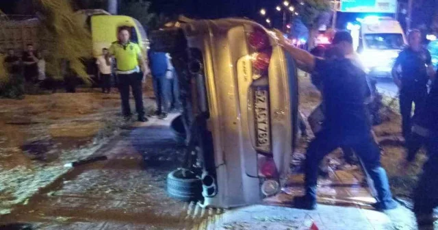 Otomobil çarptığı ağacı kökünden söktü Amasya Haberleri