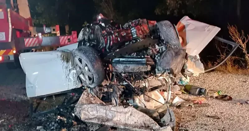 Çanakkale de iki otomobilin çarpıştığı kazada ölen 6 kişinin kimlikleri belirlendi