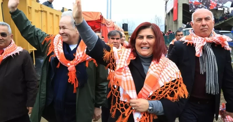Özlem Çerçioğlu nun ardından 3 belediye başkanı daha CHP den istifa etti