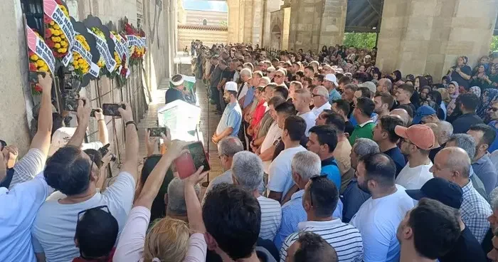 Çanakkale’deki kazada hayatını kaybeden iki genç Edirne’de toprağa verildi