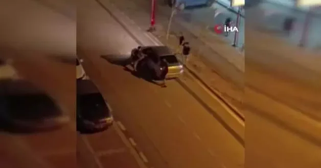 Şehir eşkıyaları: Yol kesip araçta dövdüler