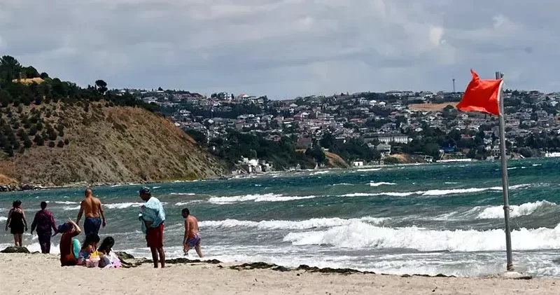 Batı Karadeniz, Kuzey Ege ve Marmara da fırtına uyarısı; Tekirdağ da deniz yasağı