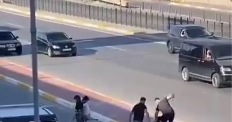 Sakarya da trafikte dehşet anları! Çekiç, sopa ne varsa kullandılar