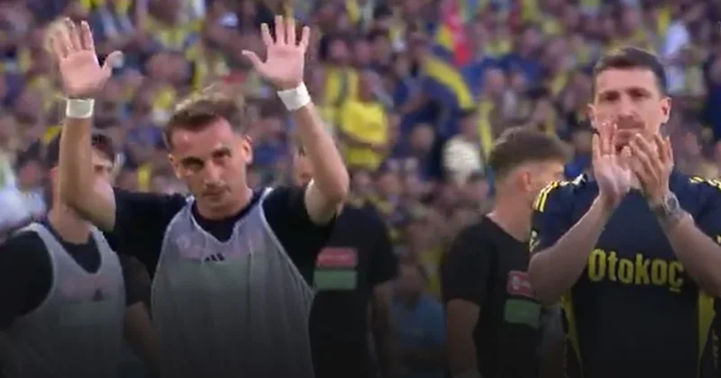 Kerem ve Mert Hakan tribüne birlikte gitti Sözcü Gazetesi