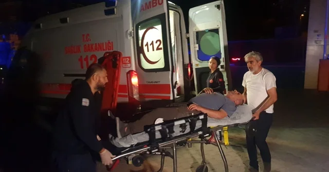 Çatıya çıkan komşlarının kızını kurtarmak isteyen 2 kişi yaralandı Düzce Haberleri