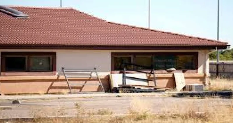 Cenaze evinde skandal olay: Ailelere yakınının külü diye beton tozu vermişler
