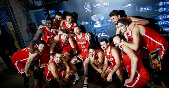 Türkiye Sigorta dan 12 Dev Adam ın final maçına özel organizasyon Basketbol Haberleri