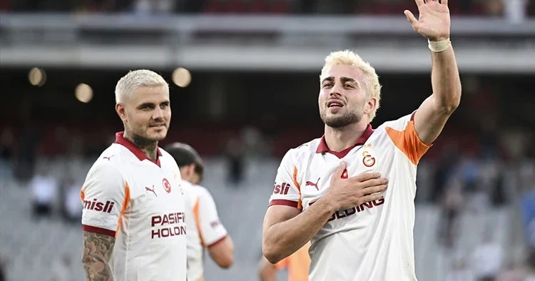 Galatasaraylı taraftarlar sahada da Barış tı!