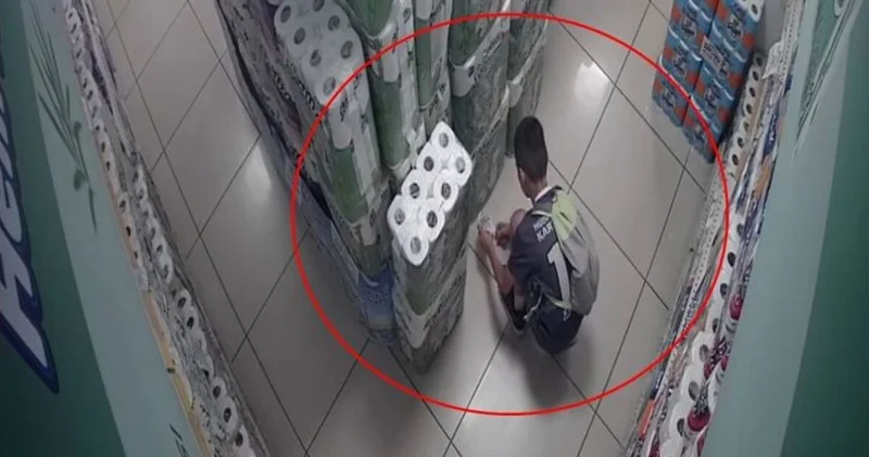 Marketteki peçeteleri tutuşturdu