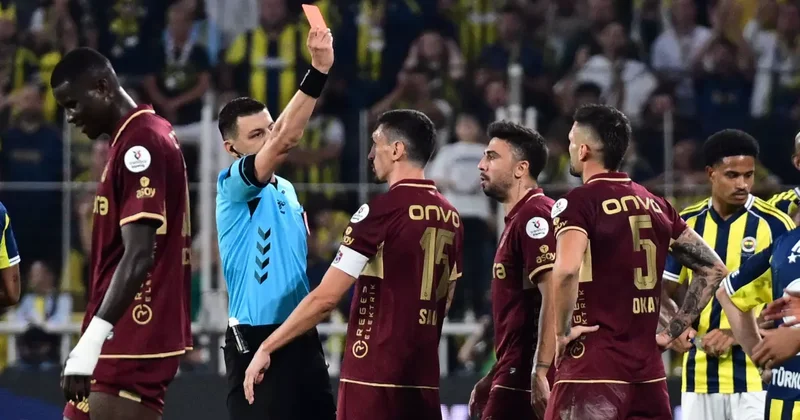 İptal edilen gol, kırmızı kart... Kadıköy de gündem hakem kararları