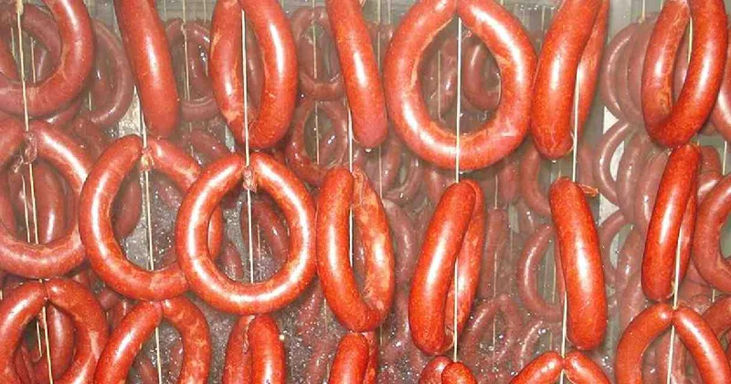 Bakanlık markaları tek tek ifşa etti: Sucuk diye bakın ne yedirmişler!