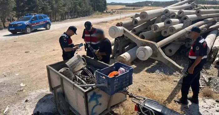 Jandarmadan hırsızlara suçüstü baskın