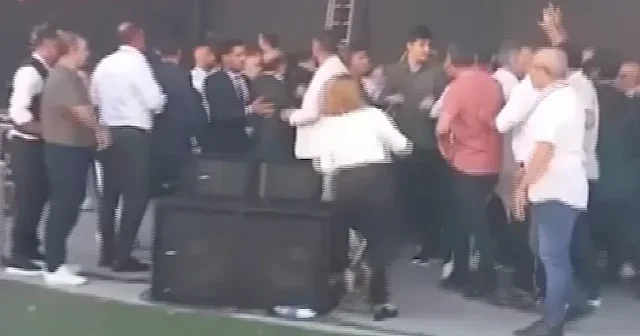 CHP Esenyurt ilçe kongresinde ortalık karıştı: Üyeler birbirine girdi VİDEO İZLE