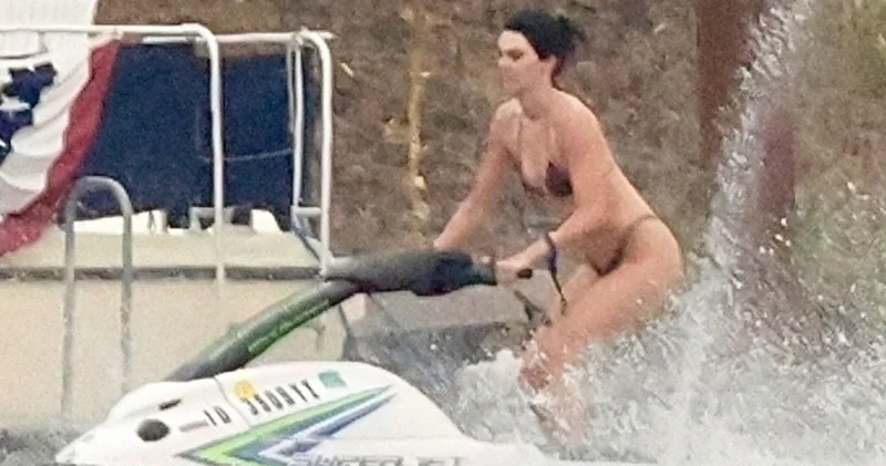 Kendal Jenner dan jet ski şovu magazin haberleri