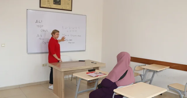 Okuma yazma bilmediği yıllarda sürekli kaybolan Nimet nine artık rahatça geziyor Erzurum Haberleri