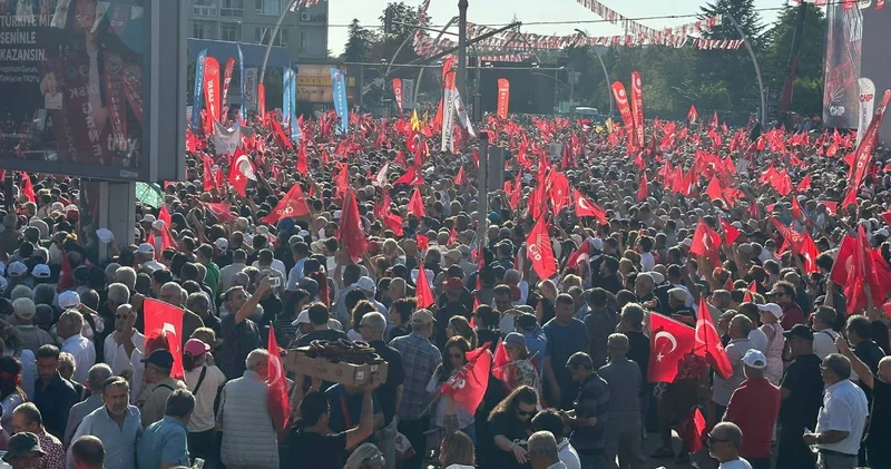 CHP den kurultay iptal davası öncesi Ankara da miting: Polis, gençlere biber gazı ile müdahale etti