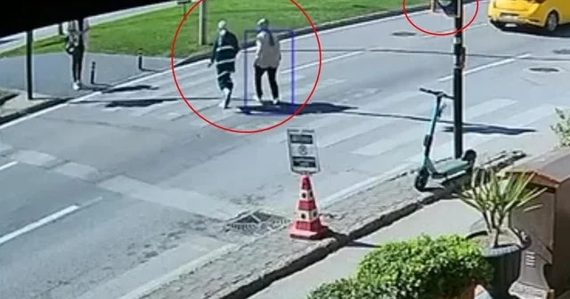 Motosikletin çarptığı yaya ağır yaralandı; kaza kamerada Bursa Haberleri