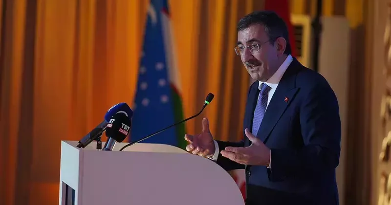 Cumhurbaşkanı Yardımcısı Yılmaz, Özbekistan’da iş insanlarıyla bir araya geldi