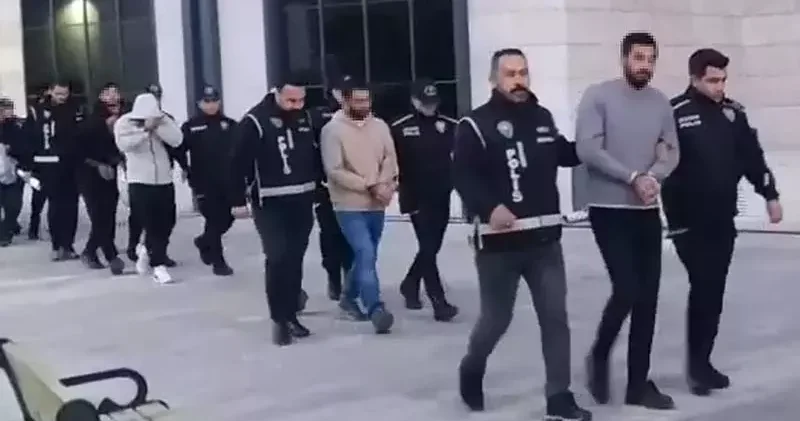 Gökçeada da 2 aileye nitelikli yağma operasyonu; 13 gözaltı