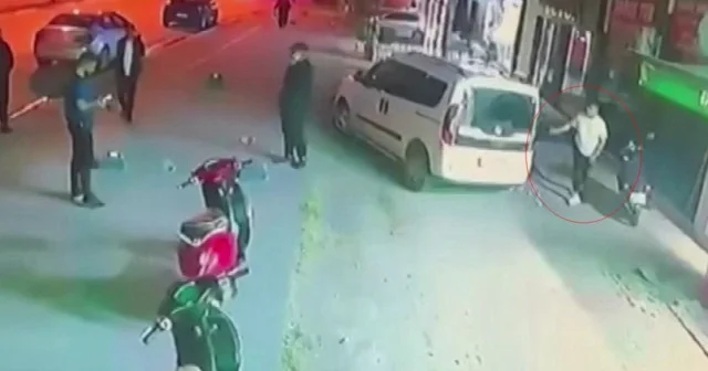 Görev aşkı tıraşı yarım bıraktırdı JASAT personeli şüpheliyi böyle yakaladı VİDEO İZLE