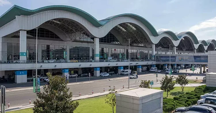 Sabiha Gökçen Havalimanı nın yenilenen terminal binası hizmete giriyor
