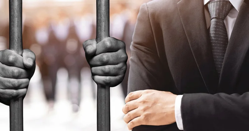 4 iş insanı için tutuklama emri çıkarıldı