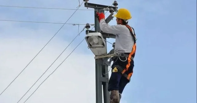 Ankara elektrikler ne zaman gelecek? 15 Mayıs 2025 Perşembe Ankara da nerede hangi ilçe ve mahallede elektrikler kesilecek? EDAŞ elektrik kesinti sorgulama ekranı... Son Dakika Haberleri