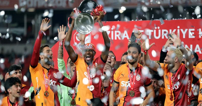 Tarihi zafer! Galatasaray Türkiye Kupası’nı kaldırdı