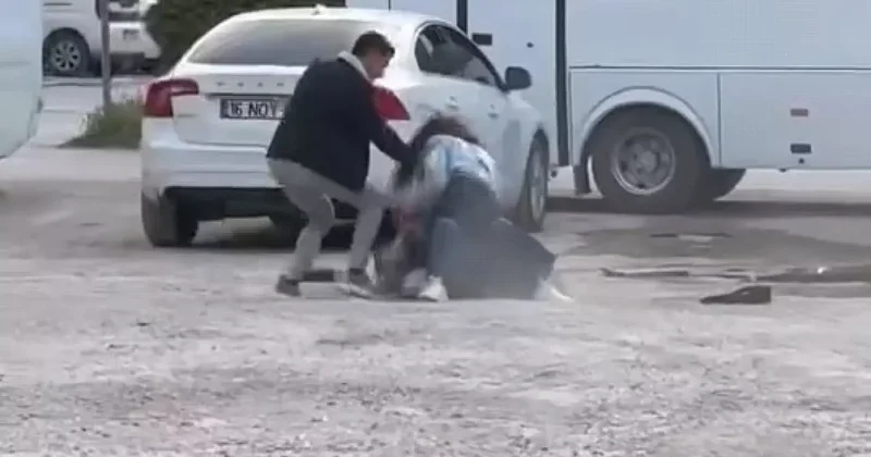 Bursa da genç kızların kavgası kameraya yansıdı