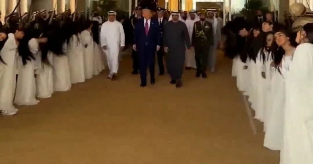 ABD Başkanı Orta Doğu turunun 3. durağında: Donald Trump a BAE de sıra dışı karşılama VİDEO İZLE