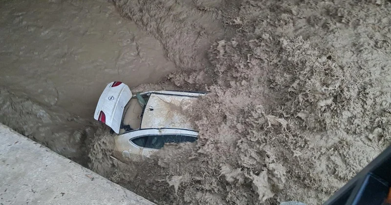 Osmaniye de sağanak nedeniyle dere taştı