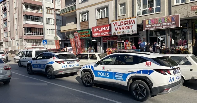Kayseri de hırsızlık için kuyumcuya gelen zanlı panikleyip kaçtı Kayseri Haberleri