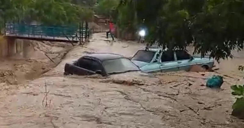 Osmaniye yi sağanak vurdu! Günlük yaşam felç oldu