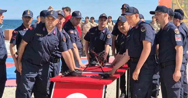 Tekirdağ da özel bireyler için düzenlenen temsili yemin töreninde komandolardan nefes kesen gösteriler Hayat Haberleri