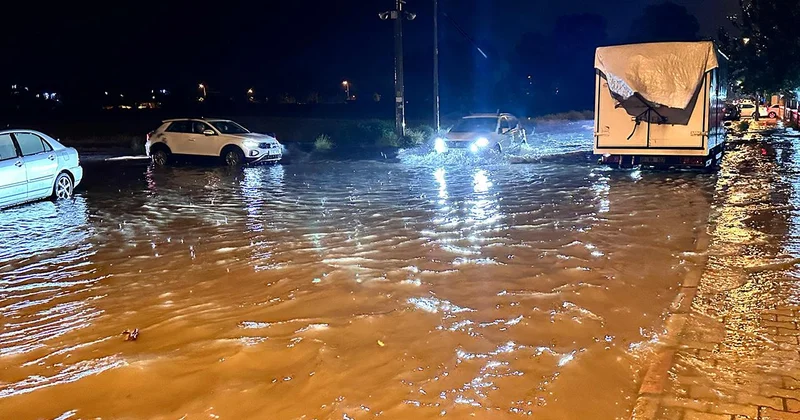 Hatay ı sağanak vurdu