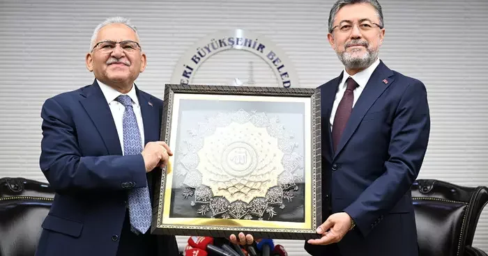 Tarım ve Orman Bakanı Yumaklı, Kayseri de tohum dağıtım törenine katıldı
