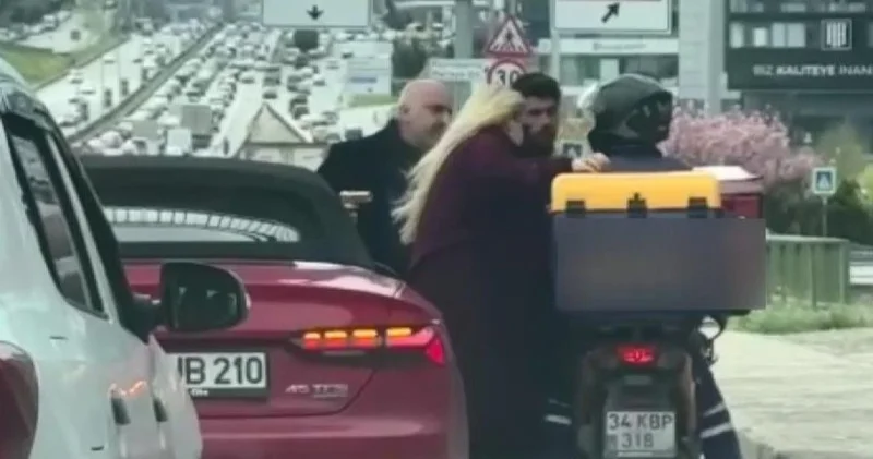 Tartıştığı motokuryeye trafiğin ortasında silah çekti: Kameraya yansıdı