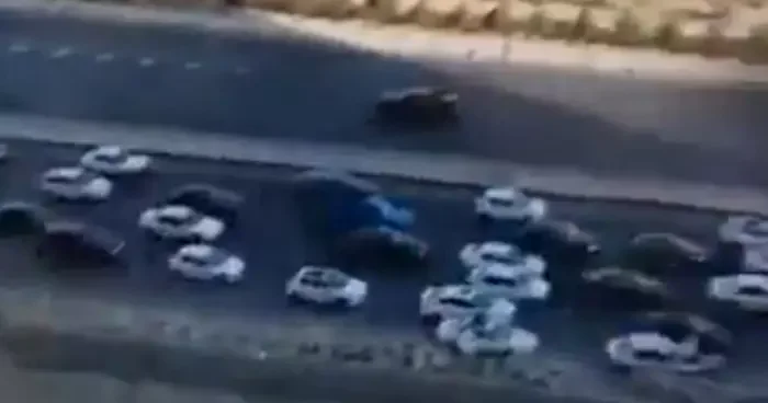 İran İsrail savaşında 3.gün! Başkentte göç başladı: Kilometrelerce uzunlukta araç kuyruğu