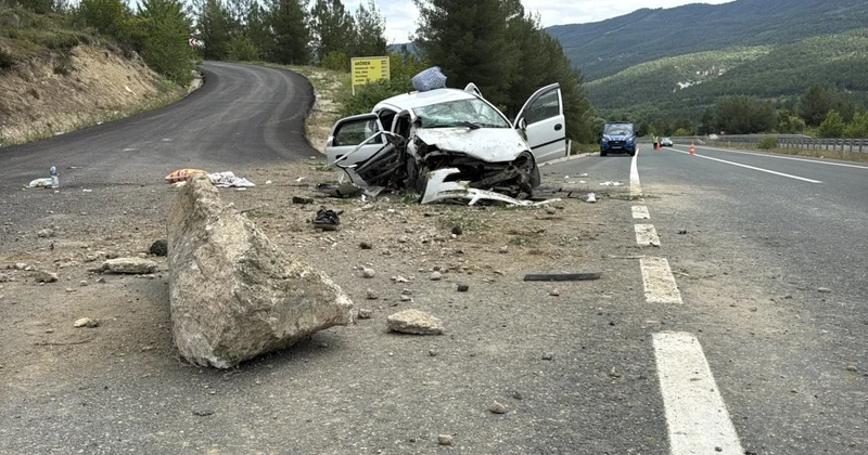Karabük te feci kaza: Otomobil menfeze çarptı; 1 çocuk öldü, 3 kişi yaralandı Sözcü Gazetesi