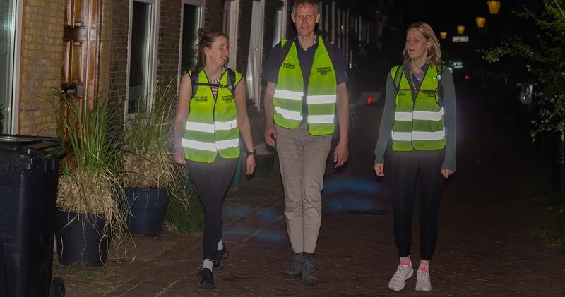 Hollanda da binlerce kişi mültecilere destek için 40 kilometre yürüdü