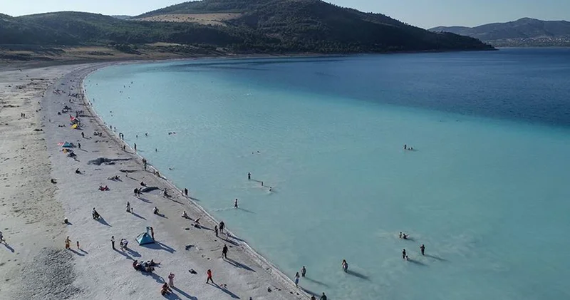 Salda Gölü nde korkunç olay! Baba ile 12 yaşındaki oğlu can verdi