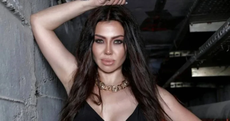 Şarkıcı Lara İran da mahsur kaldı: Üstümüzden füzeler geçiyor