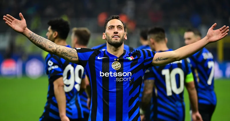 Hakan Çalhanoğlu nun babasından flaş paylaşım! Futbol Haberleri