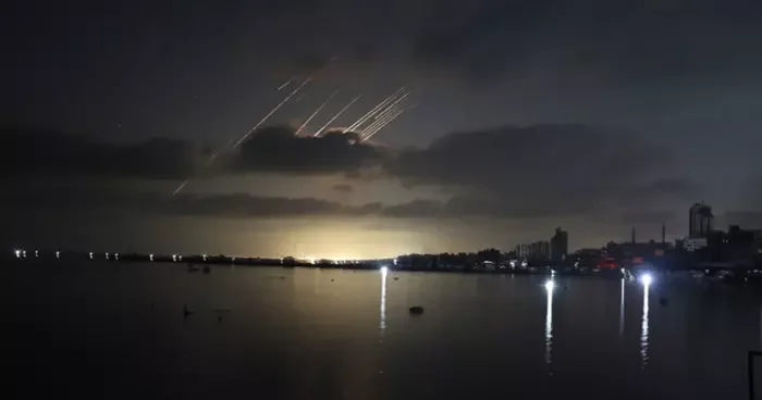 Tel Aviv de siren sesleri! İran, bu gece ikinci saldırı dalgasını başlattı