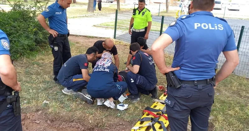 Parkta çıkan kavgada bıçaklandı