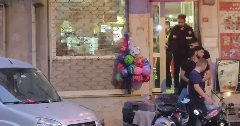 Bağcılar da markete silahlı saldırı; önünden geçen çocuklar son anda kurtuldu
