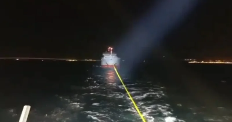 Çanakkale de makine arızası yaşayan gemi kurtarıldı